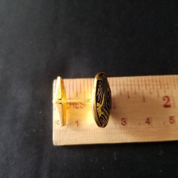 Damascene Round Geometric Cufflinks - Picture 9 of 10